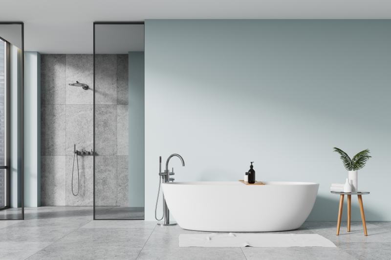 Douche sur mesure ou standard, comment faire le meilleur choix pour votre salle d'eau