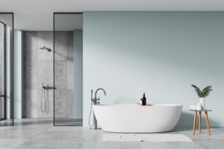 Douche sur mesure ou standard, comment faire le meilleur choix pour votre salle d'eau